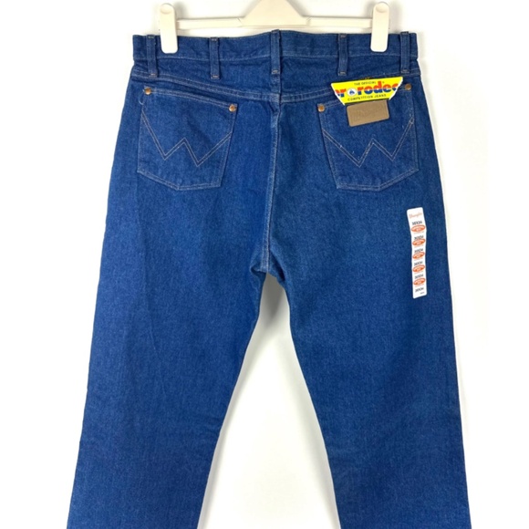 Vintage Wrangler Cowboy Cut Straight Leg Blue Jeans • Medium Wash • 36 x 34 Mens - Picture 7 of 8